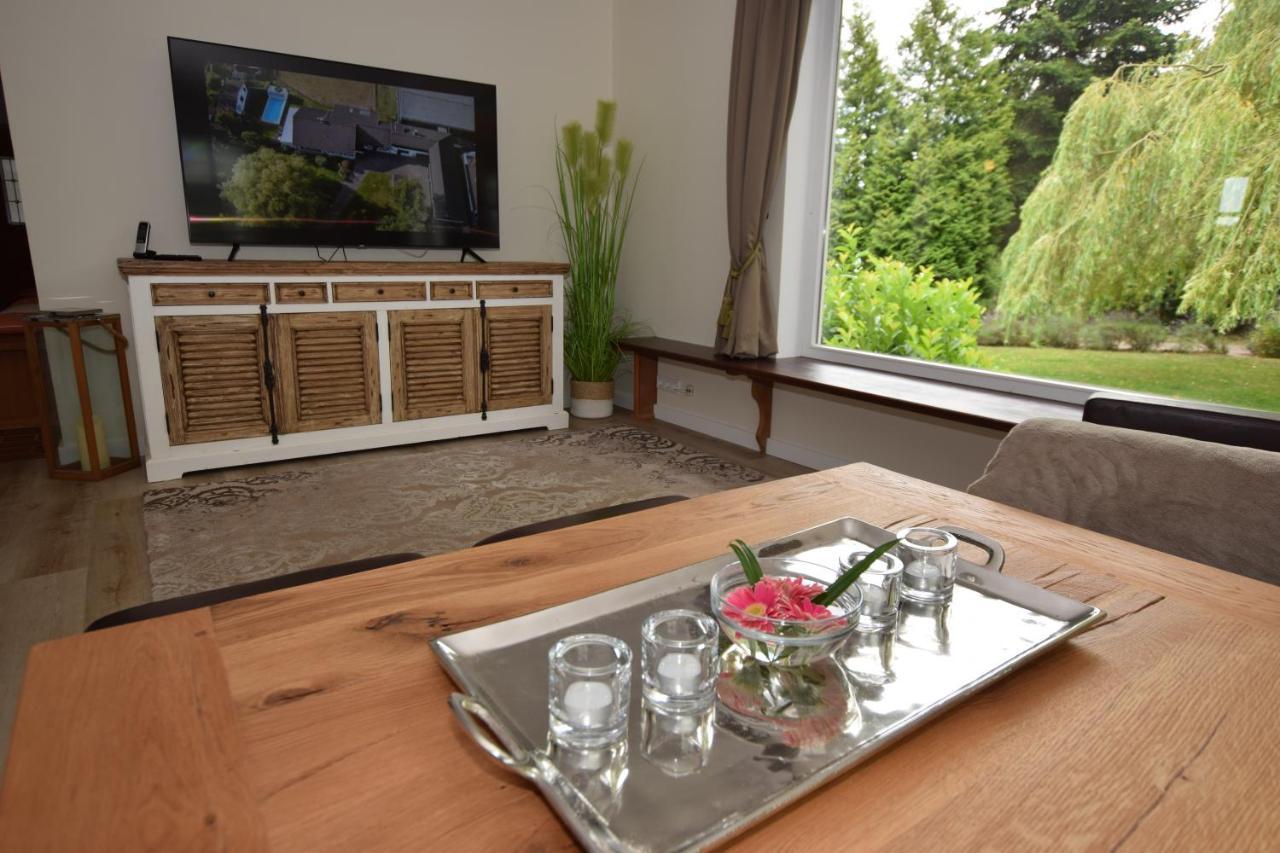 Landhaus Hideaway Mit Aussenpool, Sauna Und Kamin Bosau Exterior photo