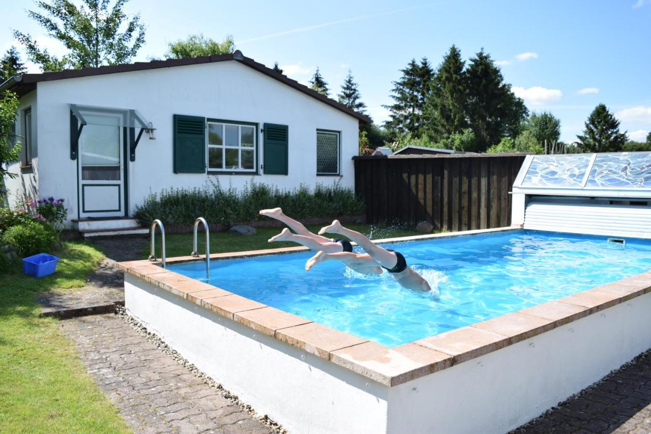 Landhaus Hideaway Mit Aussenpool, Sauna Und Kamin Bosau Exterior photo